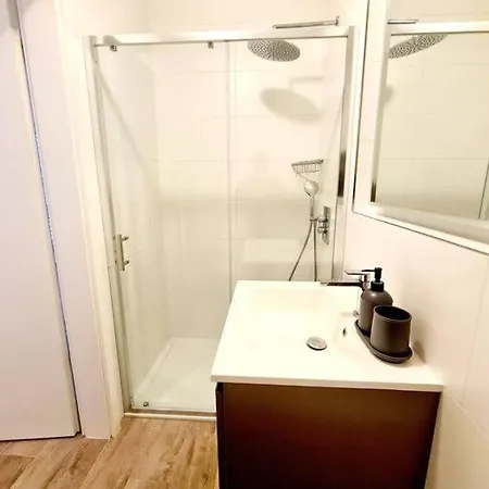 1 Bedroom With Parking-cd6